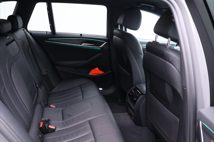 BMW Řada 5 2,0 520d 140kW AT Touring DPH