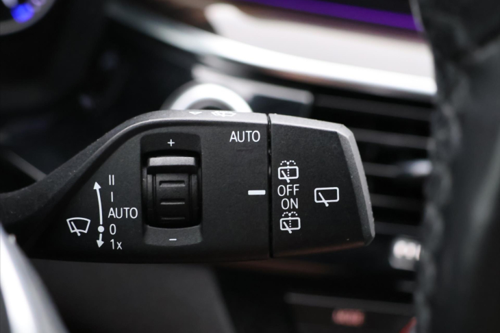 BMW Řada 5 2,0 520d Aut 140kW Luxury Line