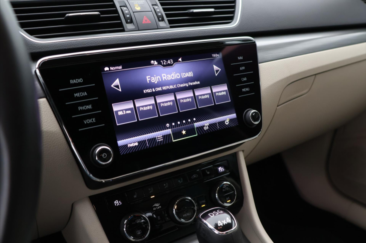 Škoda Superb 2,0 TDI 147kW Style 4x4 Kůže