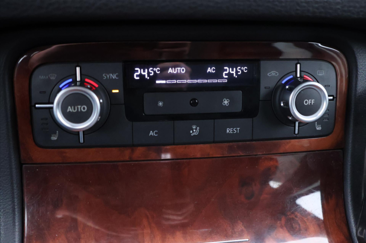 Volkswagen Touareg 3,0 TDI V6 180kW Aut. 4M Kůže