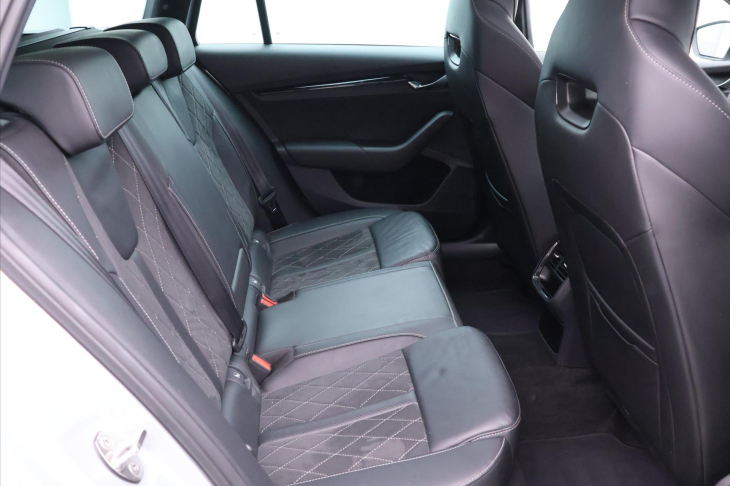 Škoda Octavia 2,0 TSI 180kW DSG Matrix DPH RS