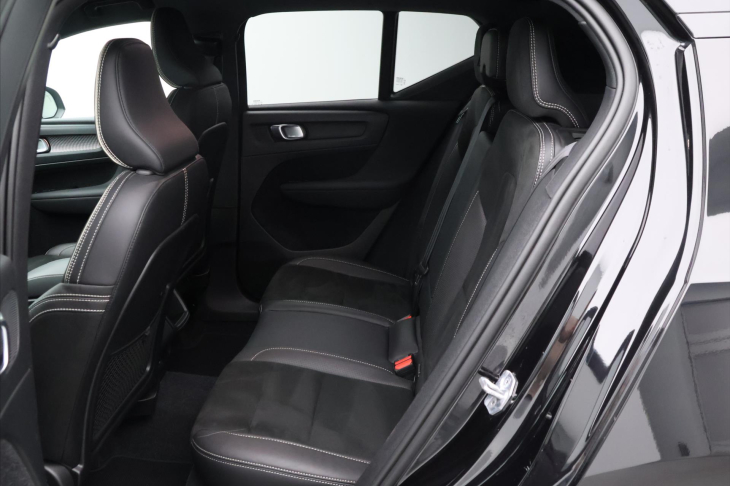 Volvo XC40 2,0 T4 Drive-E 140kW CZ R-Design
