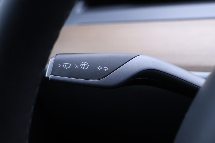 Tesla Model Y Long Range AWD 75kWh SoH 90%