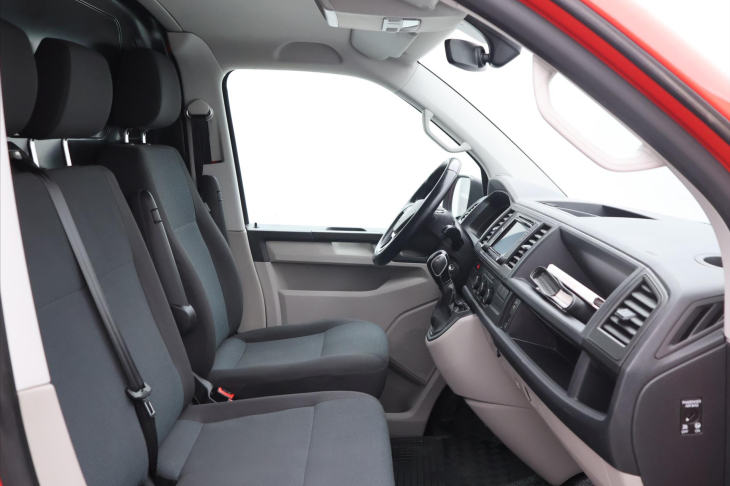 Volkswagen Transporter 2,0 TDI DSG Long Dílna CZ DPH