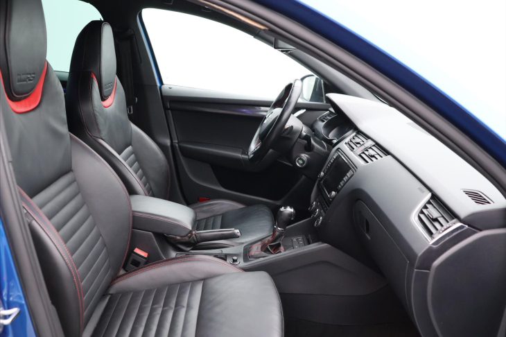 Škoda Octavia 2,0 TDI 135kW DSG RS Webasto