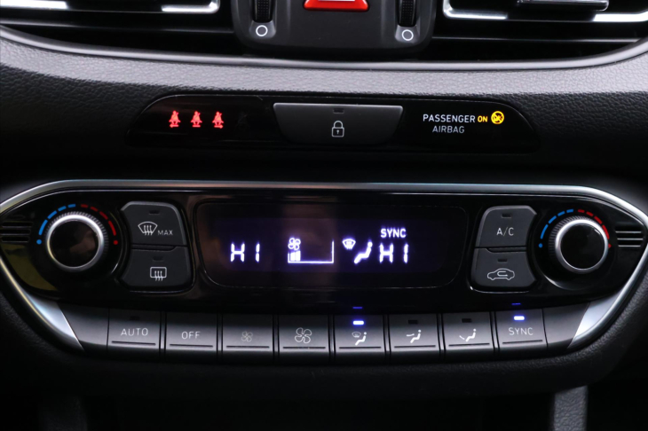 Hyundai i30 1,5 T-GDI 118kW Family Smart