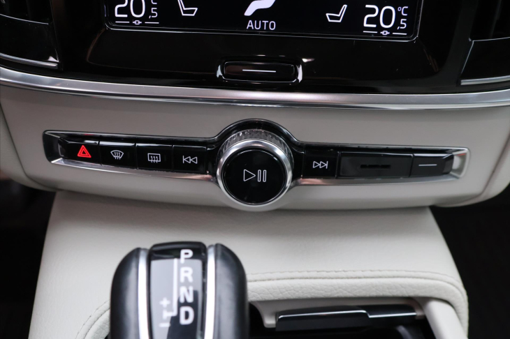 Volvo V90 2,0 D4 140kW Drive-E Momentum Aut.