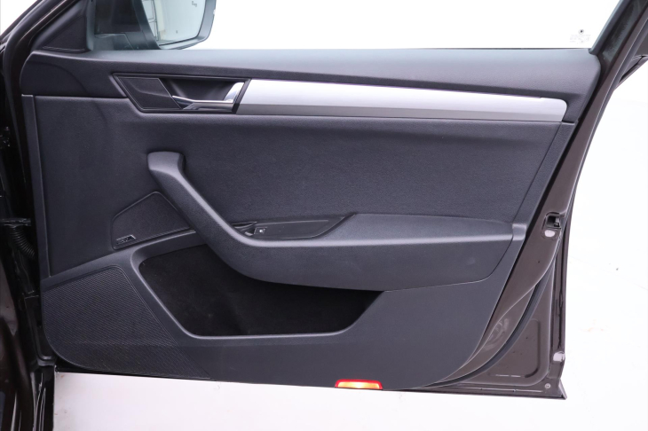 Škoda Superb 2,0 TDI 110kW Style CZ