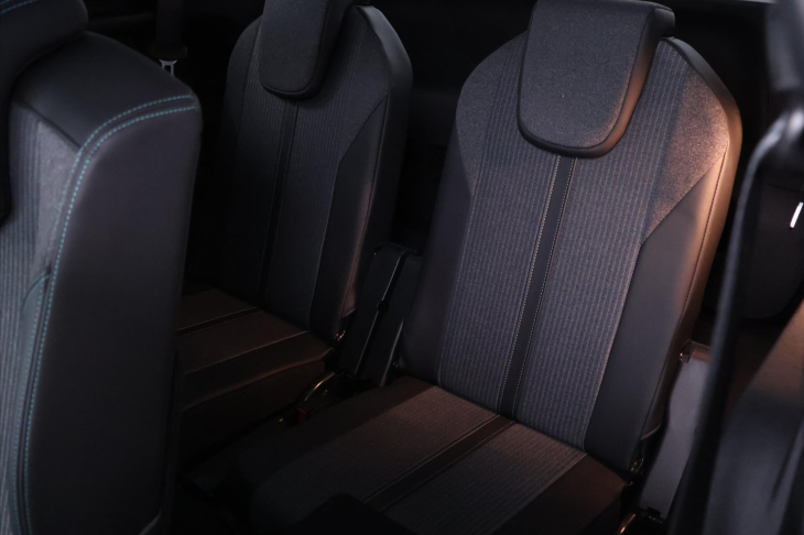 Peugeot 5008 1,5 HDI 96kW Allure 7-Míst DPH
