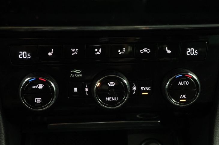 Škoda Superb 2,0 TDI Virtual Matrix Webasto