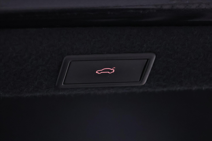 Škoda Superb 2,0 TDI  110 kW DSG DPH CZ