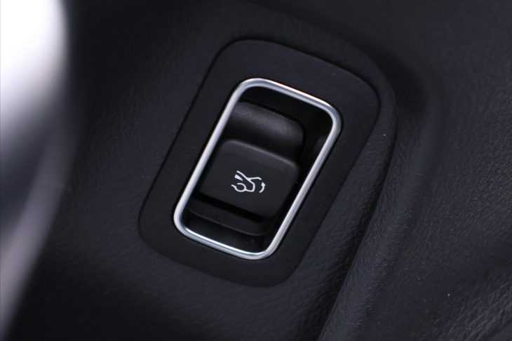 Mercedes-Benz CLA 1,3 200 120kW AMG DPH CZ