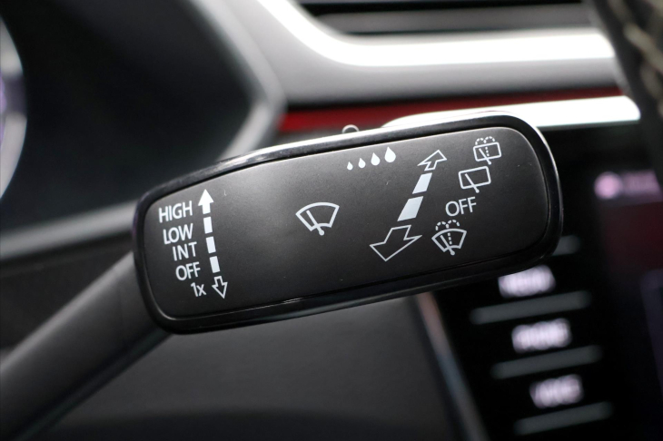 Škoda Superb 2,0 TDI DSG 4x4 Sportline