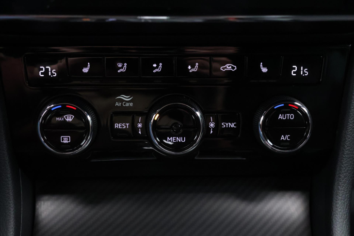 Škoda Superb 2,0 TDI DSG Sportline LED DPH