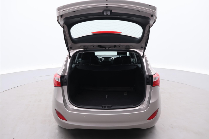 Hyundai i30 1,6 CVVT 88kW CZ 1.Maj