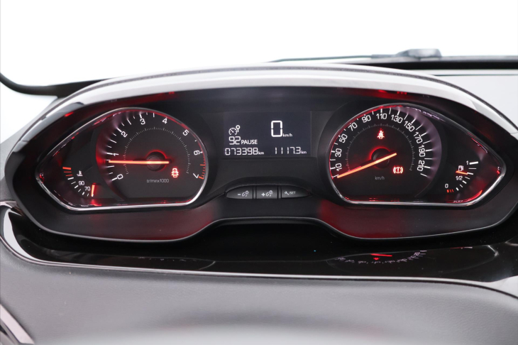 Peugeot 208 1,0 i 50kW Klimatizace