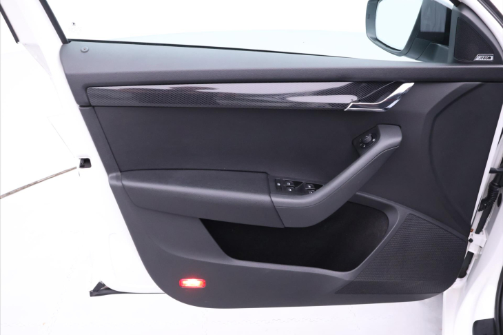 Škoda Octavia 2,0 TSI 162kW DSG Navi RS CZ