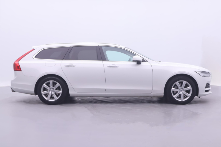 Volvo V90 2,0 D4 AWD Aut CZ Momentum DPH
