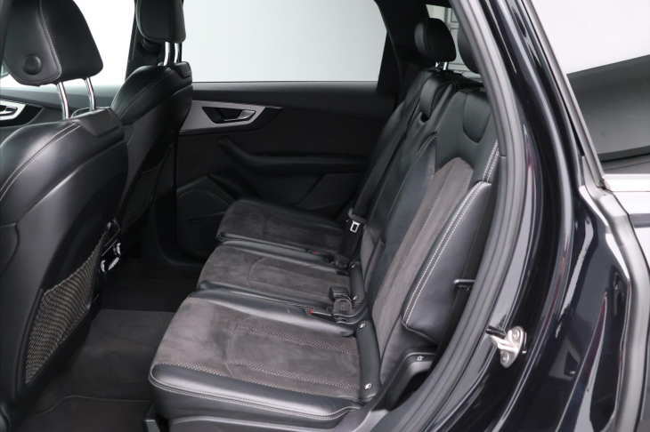 Audi Q7 3,0 TDI 200kW quattro 1.Maj.