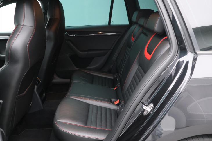 Škoda Octavia 2,0 TDI 135kW Challenge CZ