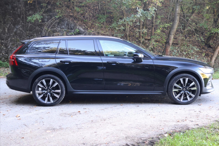Volvo V60 2,0 B4 AWD Cross Country DPH