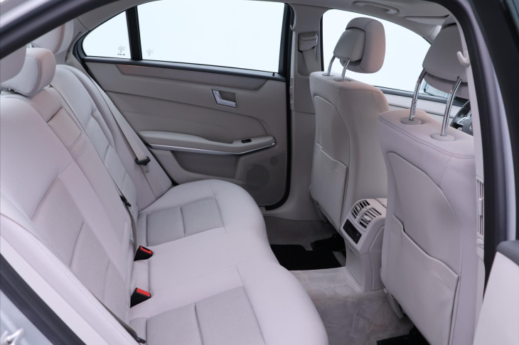 Mercedes-Benz Třídy E 3,5 E 400 Serv.kniha LED