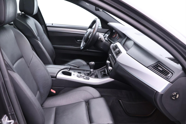 BMW Řada 5 2,0 520d 135kwPanorama Navi