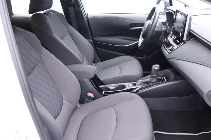 Toyota Corolla 1,8 Hybrid 90kW e-CVT CZ