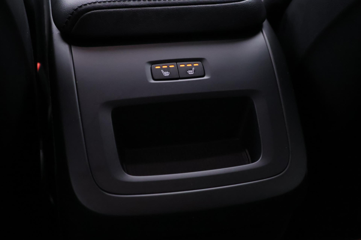 Volvo XC60 2,0 B5 173kW AWD Plus Dark CZ