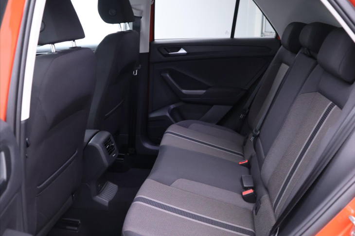 Volkswagen T-Roc 1,5 TSI DSG Design LED Tažné