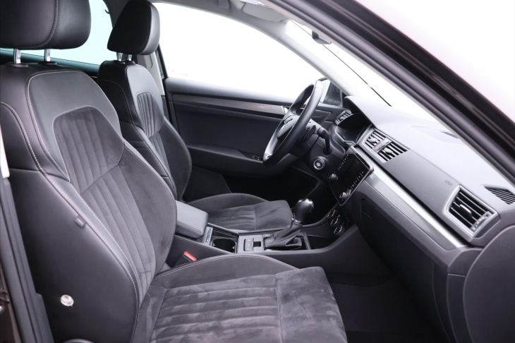 Škoda Superb 2,0 TDI 110kW Style DSG DPH CZ
