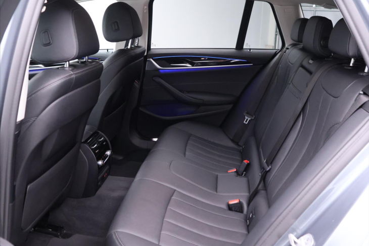 BMW Řada 5 3,0 530d 183kW xDrive Touring