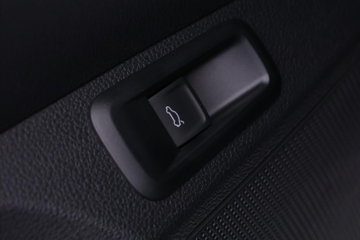 Škoda Kamiq 1,0 TSI Clever Virtual Navi DPH