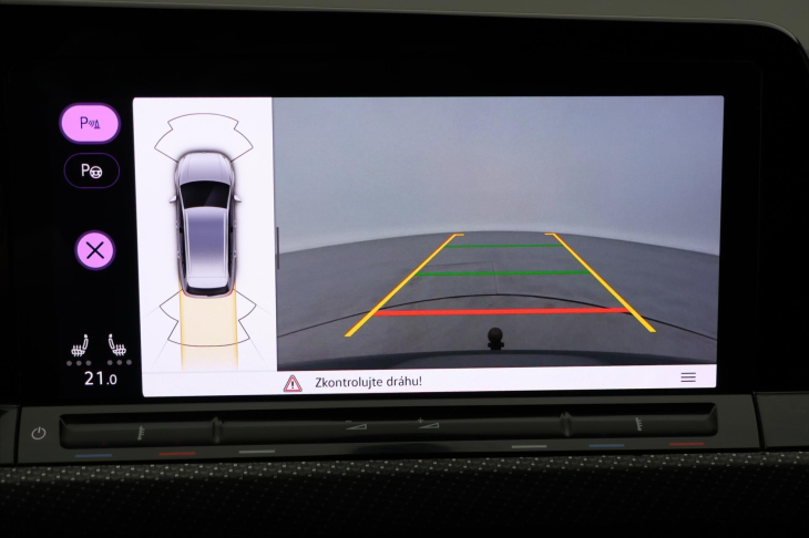 Volkswagen Golf 2,0 TDI R-line DSG Virtual DPH