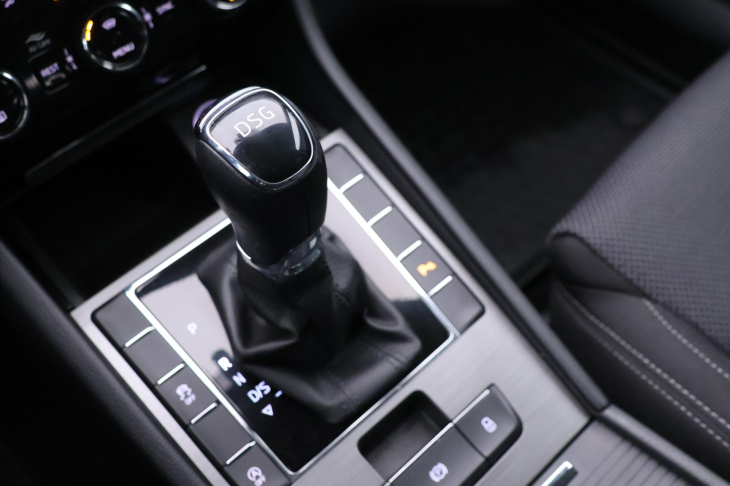 Škoda Superb 2,0 TSI 140kW DSG CZ Style DPH