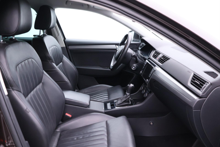 Škoda Superb 2,0 TDI 110kW DSG Style Plus