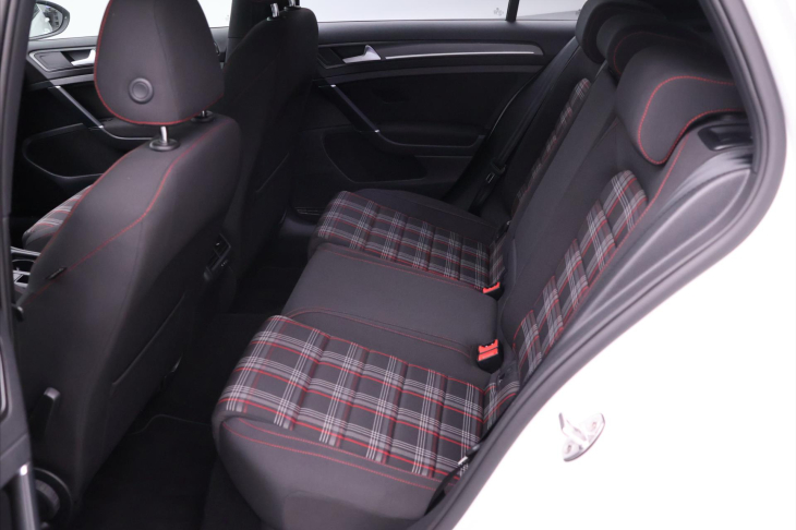 Volkswagen Golf 2,0 TSI GTI 180kW DSG Virtual