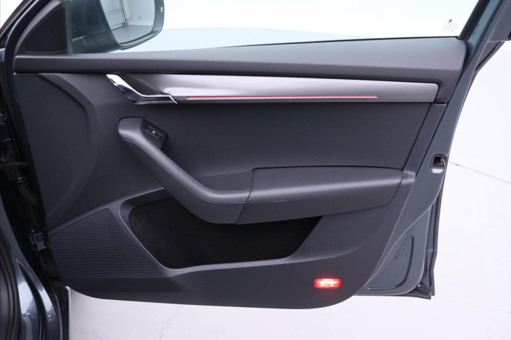 Škoda Octavia 2,0 TDI 110kW DSG Style LED