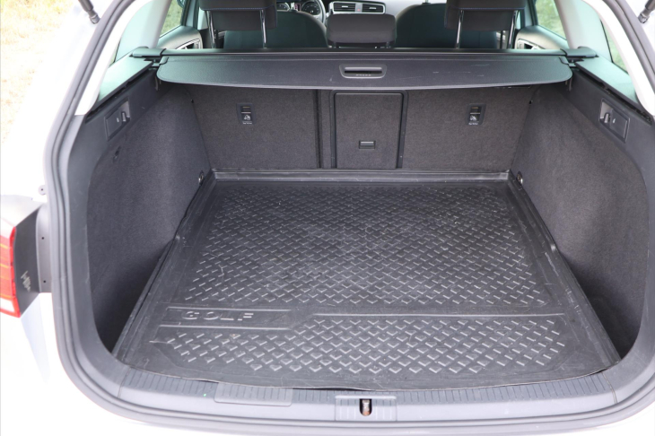 Volkswagen Golf 2.0 TDI 110kW DSG LED Join Tažné