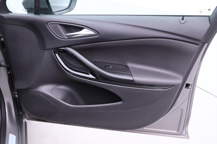 Opel Astra 1,4 T 110kW Aut. Innovation CZ