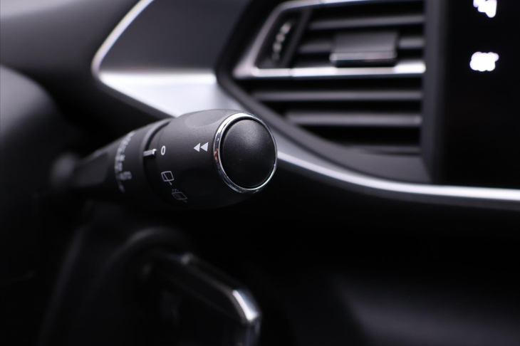 Peugeot 308 1,2 PT 96kW Allure CZ