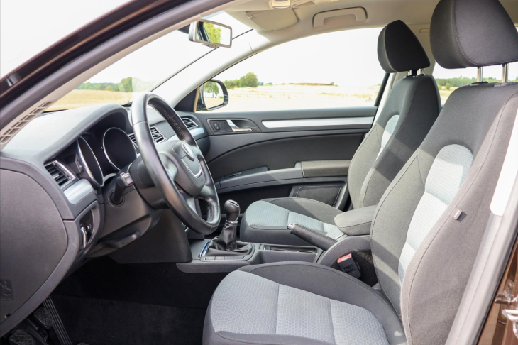 Škoda Superb 2,0 TDI Exclusive Xenon 1.Maj.