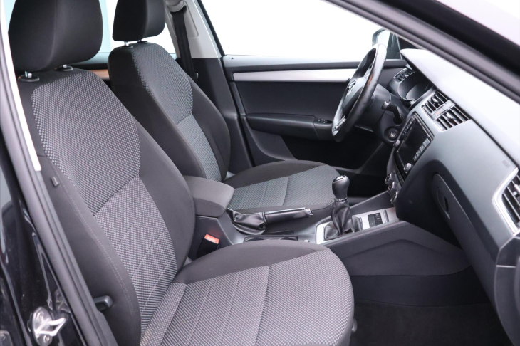 Škoda Octavia 1,6 TDI 81kW 1.Maj Navi Tažné