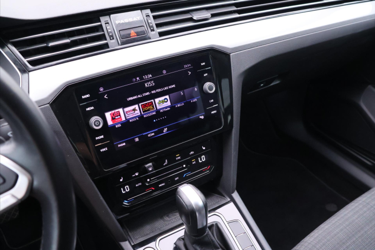 Volkswagen Passat 2,0 TDI DSG Business 1.Maj DPH