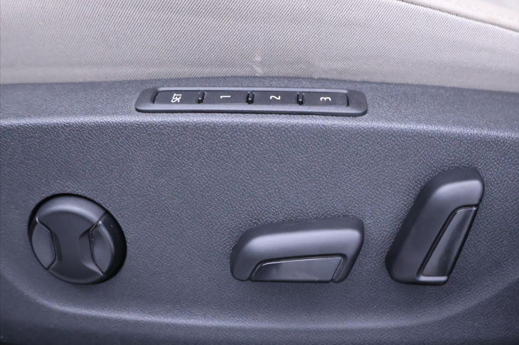 Škoda Octavia 1,5 TSI 110kW Style+matrix DPH