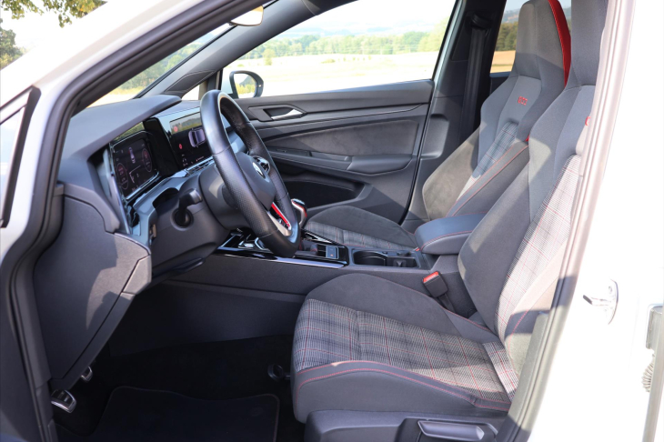 Volkswagen Golf 2,0 TSI GTI 180kW Virtual DPH