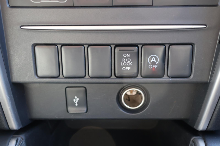 Mitsubishi L200 2,3 DI-D 4WD Intense 1.Maj DPH