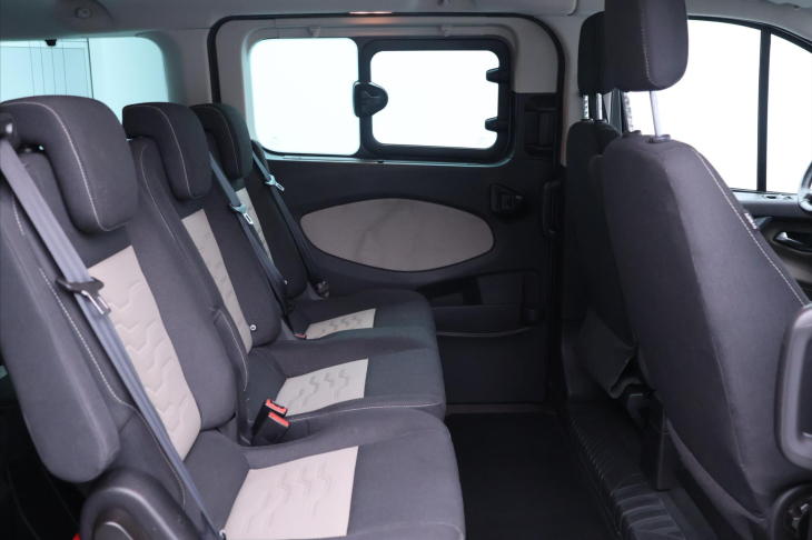 Ford Tourneo Custom 2,2 TDCI 114kW Titanium 8-Míst