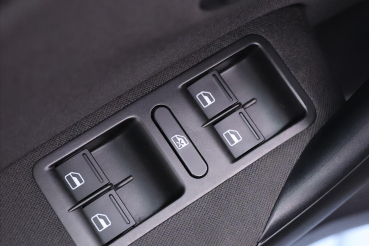 Volkswagen Polo 1,2 i 51kW CZ Klima