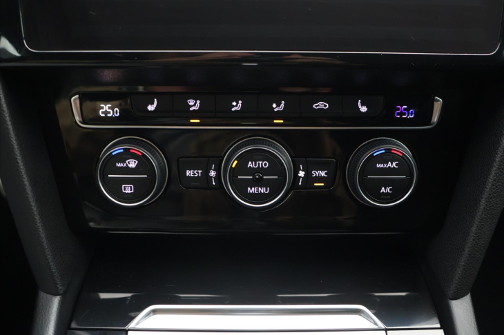 Volkswagen Arteon 2,0 TDi DSG R-line Pano